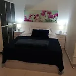 De Facultades Hostal Santander