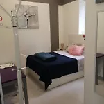 De Facultades Hostal *