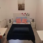 De Facultades Hostal Santander