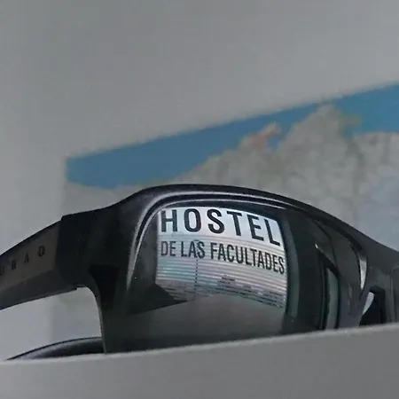 De Facultades 旅馆